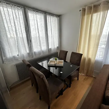 Apartment With Balcony *