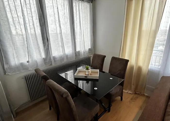 Apartment With Balcony *
